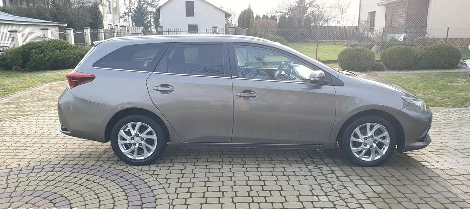 Toyota Auris cena 44900 przebieg: 167000, rok produkcji 2016 z Bolków małe 352